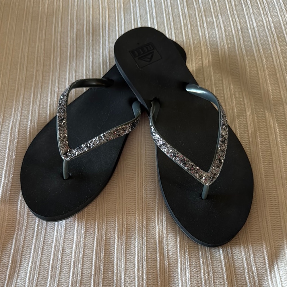 Black and Silver Women's Flip Flops Size 8